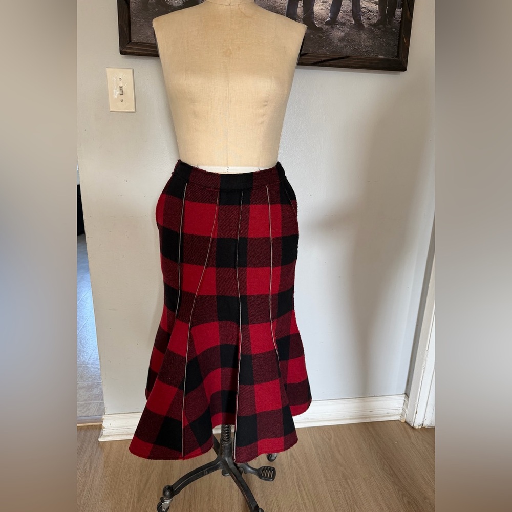 PUSHBUTTON Red and black Plaid Midi Skirt With A Flared Hem Size Medium